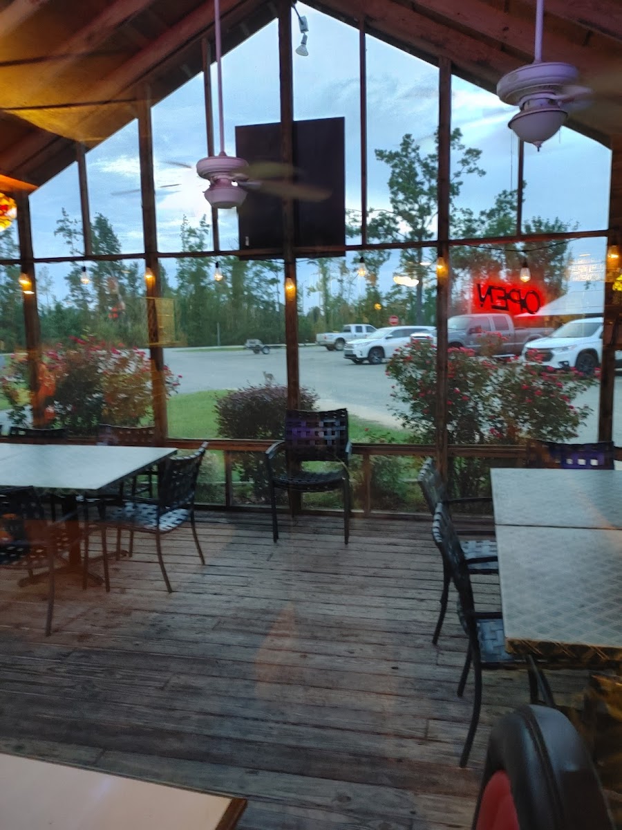 Pop's Dockside Grill